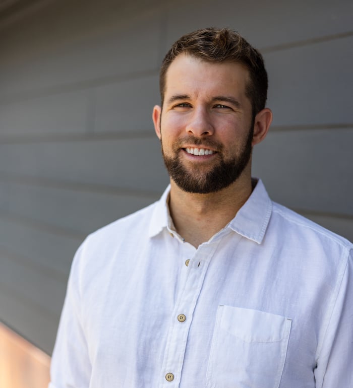 Josh Stiling Headshot-1